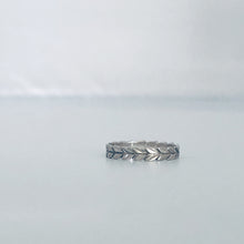 Load image into Gallery viewer, Feather ring - Sterling Silver Stacking Ring