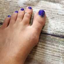 Load image into Gallery viewer, Gold Filled Diamond Cut Band Ring - Gold Stacking Ring