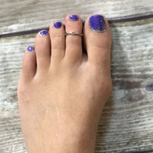 Load image into Gallery viewer, Bow Tie Ring - Sterling Silver Stacking Ring