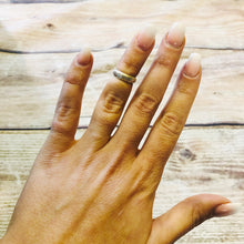 Load image into Gallery viewer, Silver Tropical floral Ring - Sterling Silver Stacking Ring