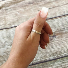 Load image into Gallery viewer, Silver Tropical floral Ring - Sterling Silver Stacking Ring