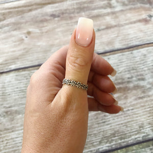 Daisy Ring - Sterling Silver Stacking Ring