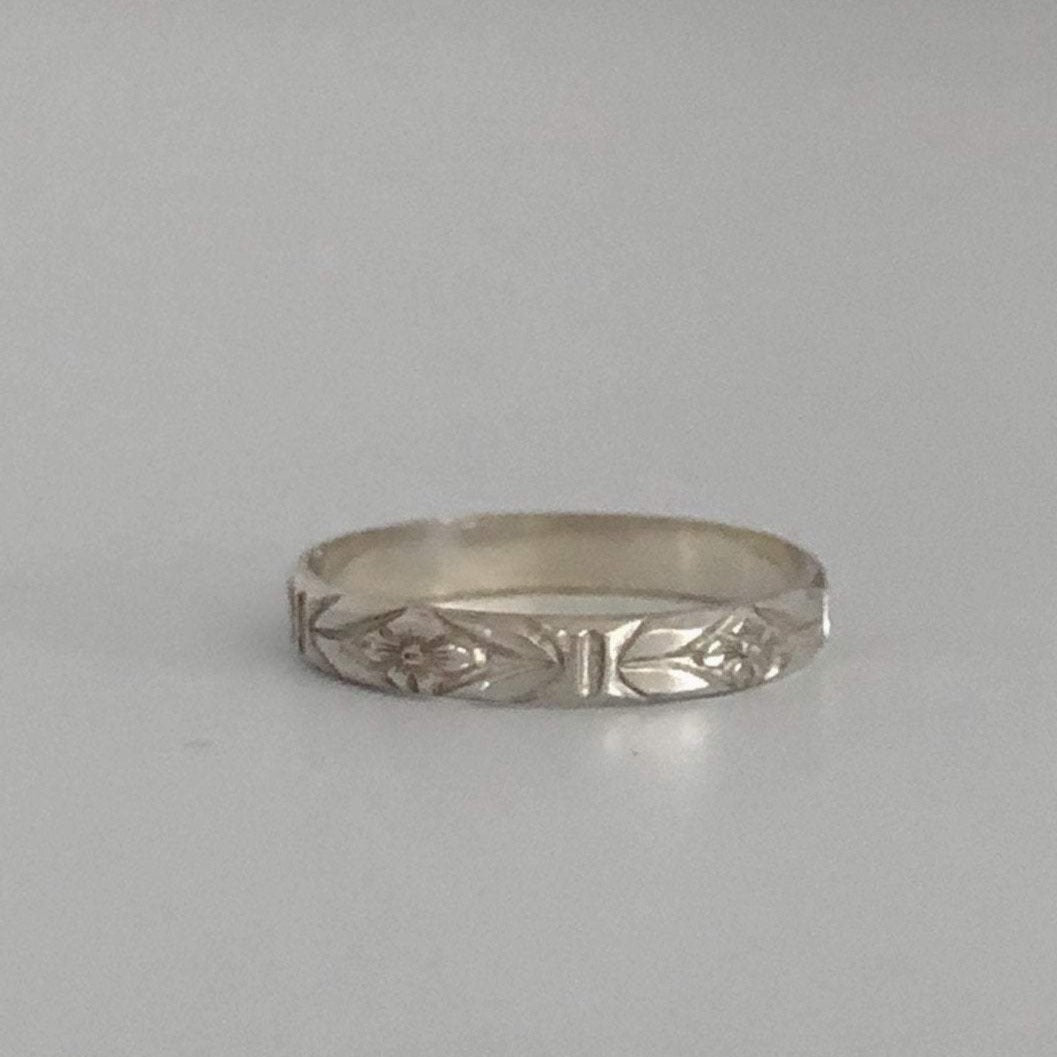 Silver floral Ring - Sterling Silver Stacking Ring
