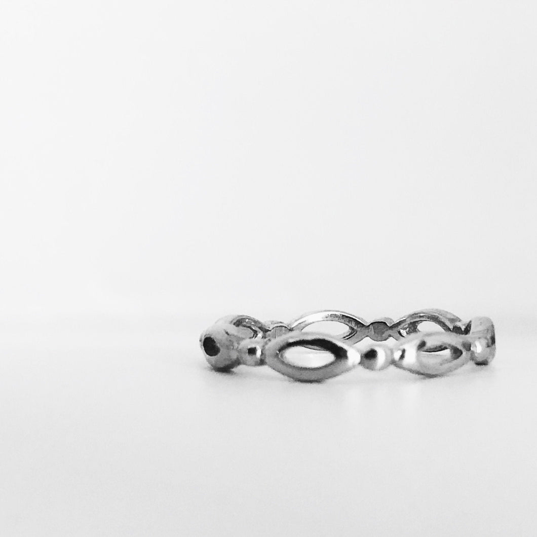 Bow Tie Ring - Sterling Silver Stacking Ring