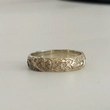 Load image into Gallery viewer, Silver Tropical floral Ring - Sterling Silver Stacking Ring
